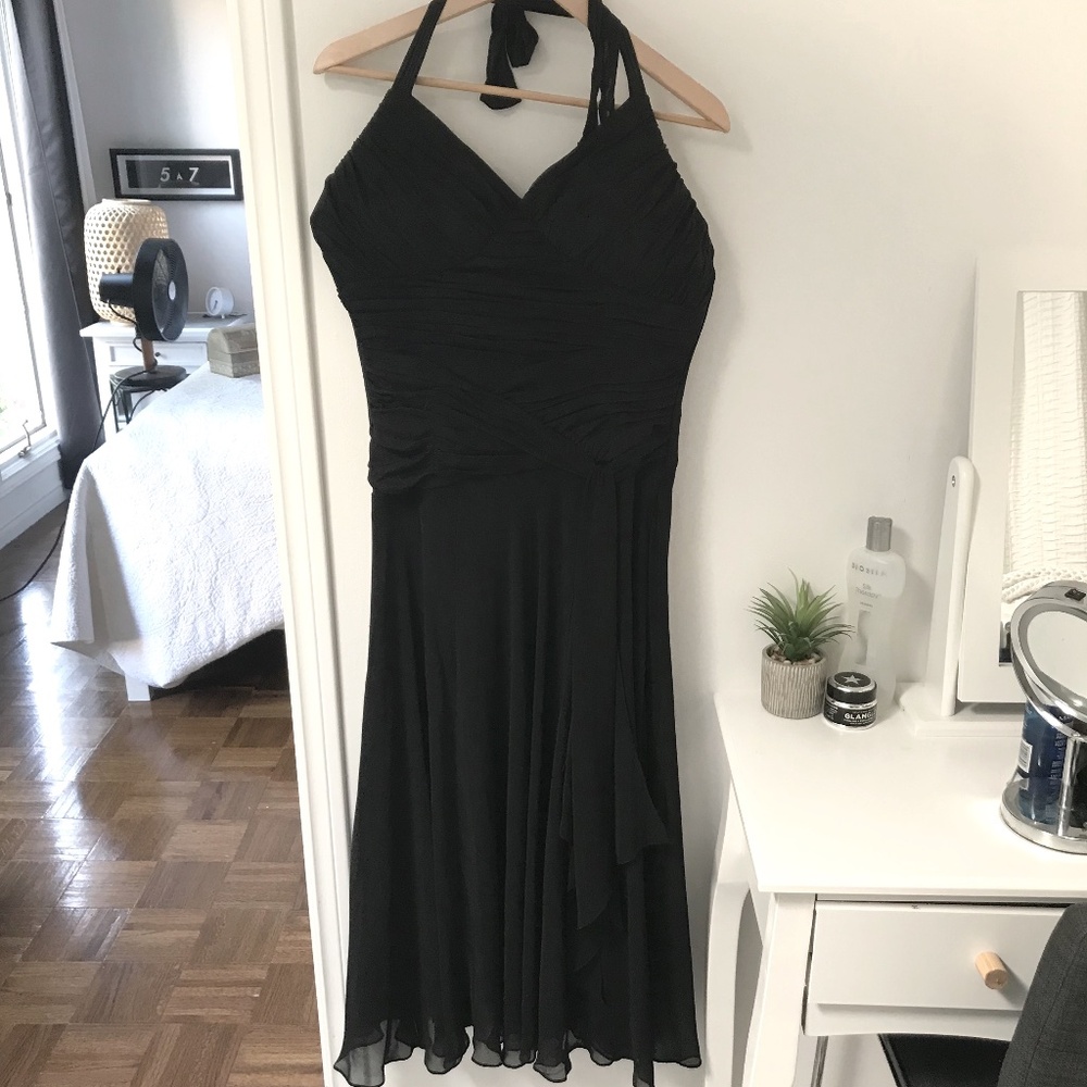 Gorgeous Sangria dress (TRUST ME).